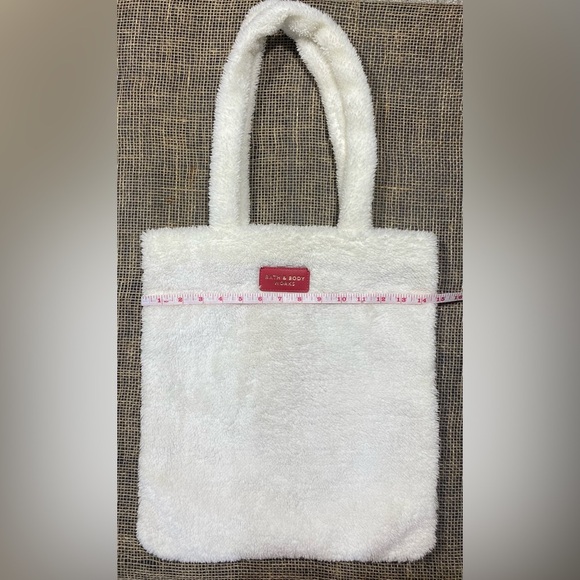 Bath & Body Works White Sherpa Tote Bag with 2 Handles - Picture 4 of 5